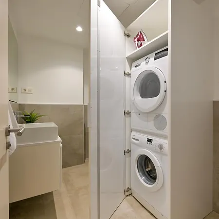 Apartment 3 Bedroom With Private Pool Cala De