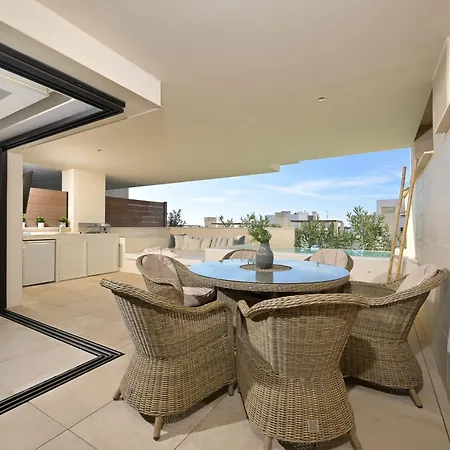3 Bedroom With Private Pool Cala De Apartment